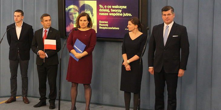 Konferencja prasowa w Sejmie, 10 listopada 2016 r. Od lewej posłowie: Adam Szłapka, Zbigniew Gryglas, Ewa Lieder, Monika Rosa, Paweł Pudłowski.