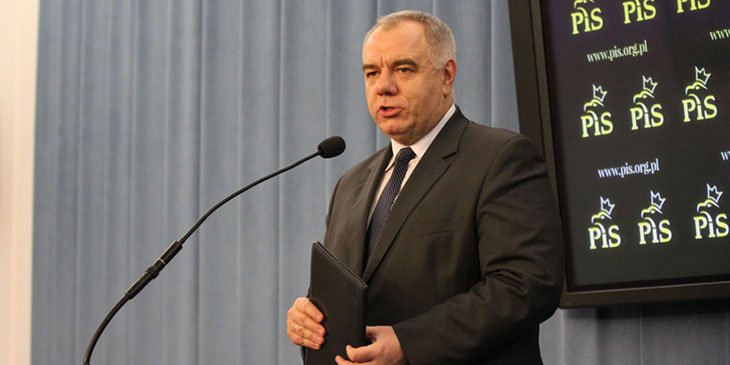 Jacek Sasin na konferencji prasowej w Sejmie, 24 listopada 2016 r.