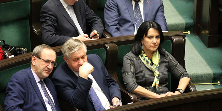 Posiedzenie Sejmu RP w dniu 30 listopada 2016 r. W pierwszym rzędzie: Beata Mateusiak-Pielucha, posłanka Klubu Parlamentarnego Prawo i Sprawiedliwość.