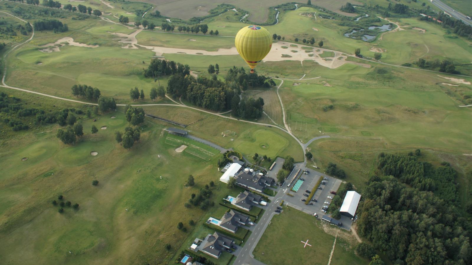 Trafienie markerem do krzyża na Polu Golfowym Sand Valley wymagało finezji nie mniejszej niż piłką do dołka